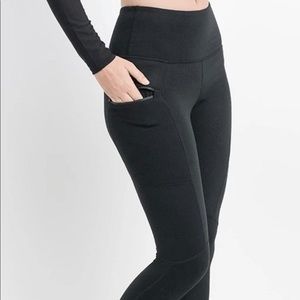 Black Leggings with Zippered Side Pockets